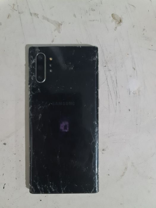Продам на запчасти Samsung note 10plus
