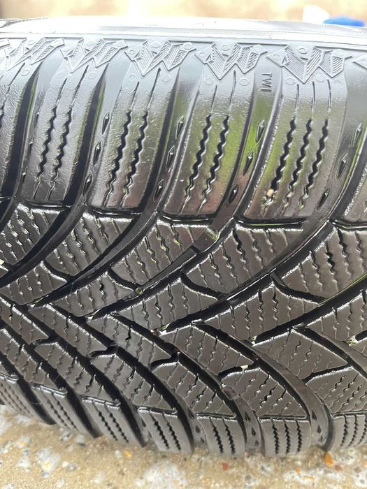 Set jante aliaj R16 5x112 cu anvelope de iarna 215 65 R16 Semperit