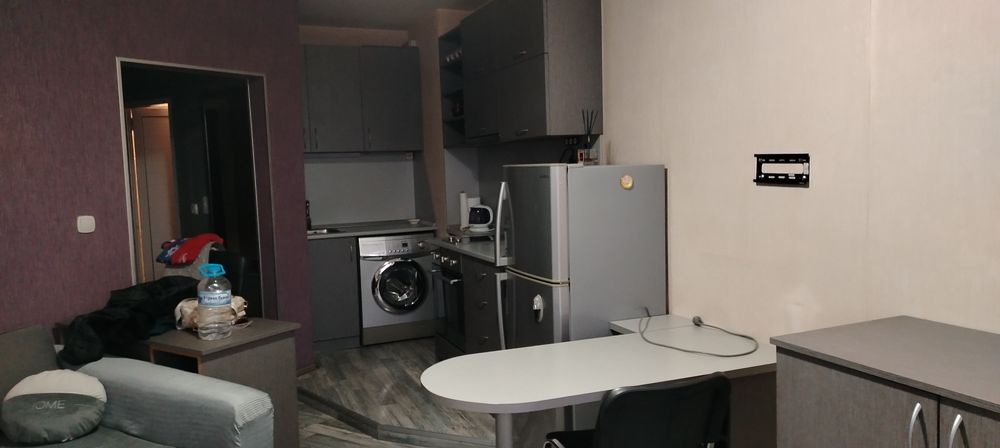 Давам под наем боксониера