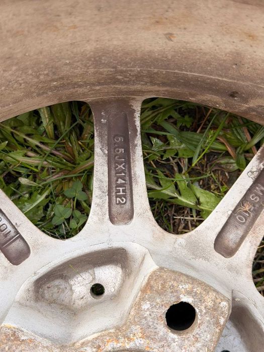 Комплект гуми с джанти (4 бр.) + резервна гума с джанта