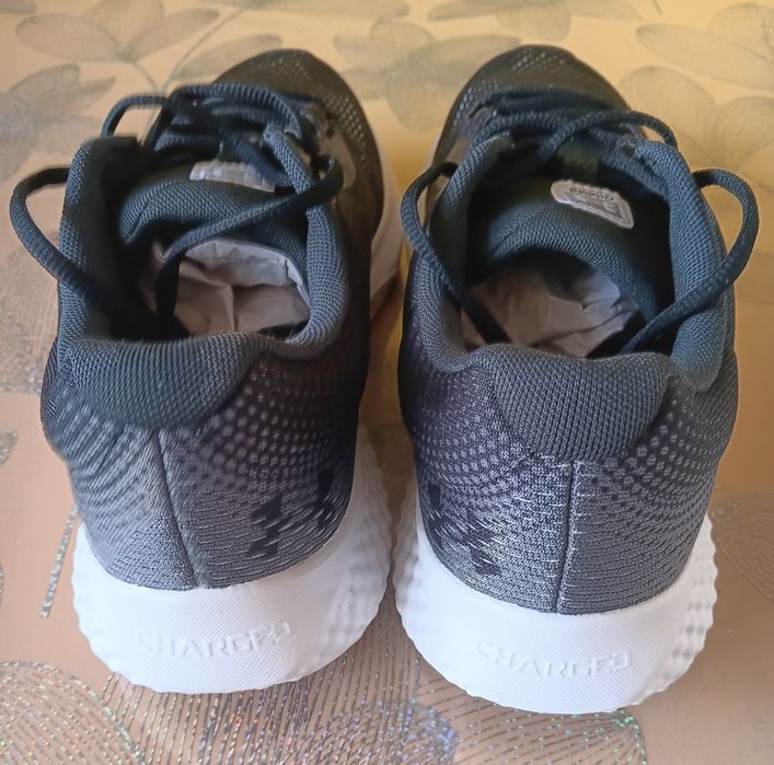 Нови маратонки UNDER  ARMOUR