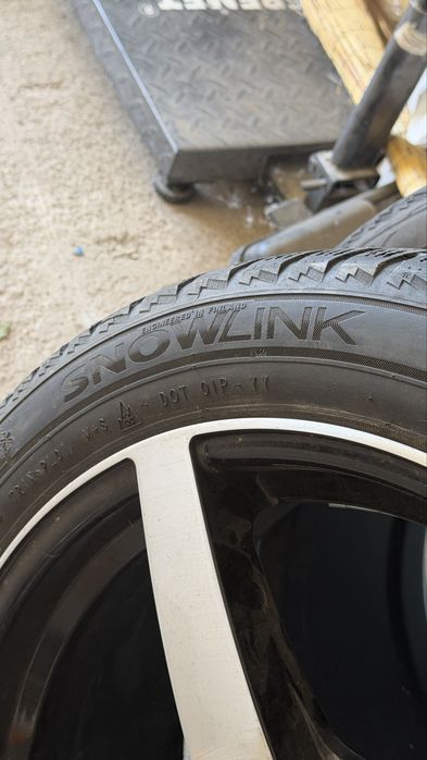 Продам диски r18 с шинами