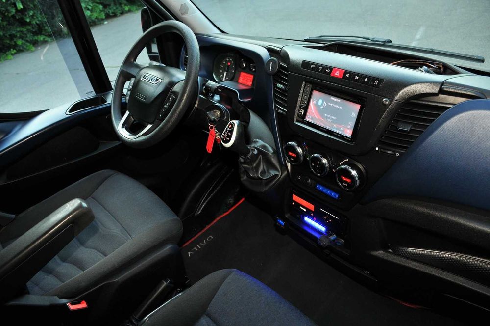 IVECO Daily 65C210 2017 3.0HPi 210 CP E6 CutieAut Hi-Matic 8 trepte clima navi, cason 6.20 m cat. C recent adus Italia
