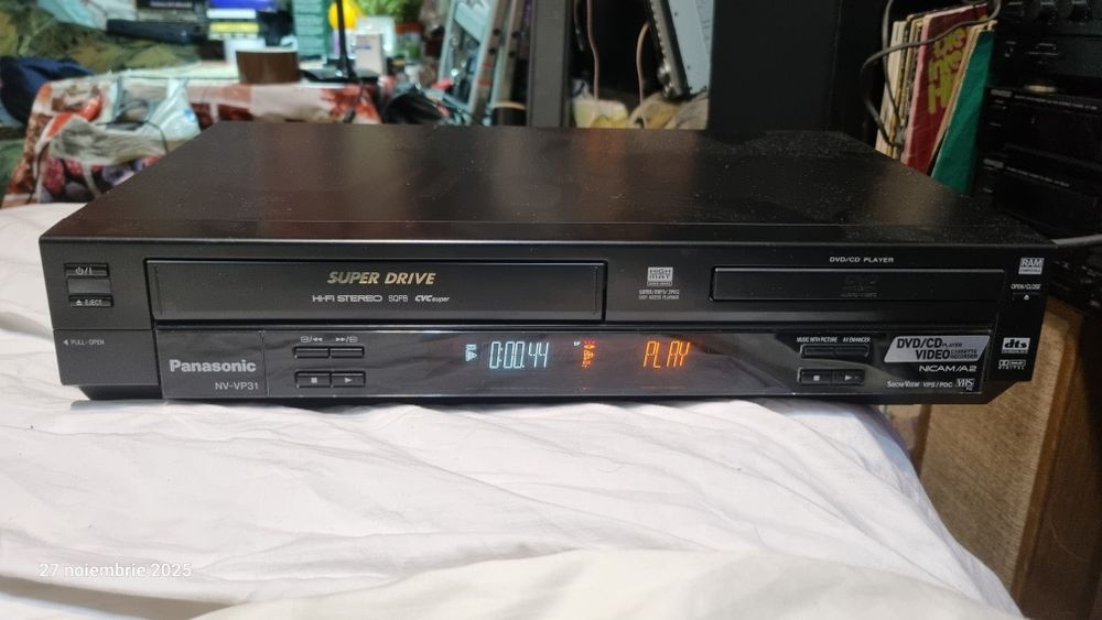 Dvd player/video hi-fi recorder Panasonic nv-vp31/telecomandă