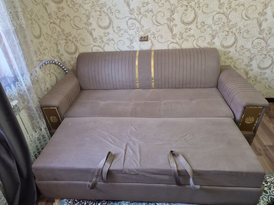 Диван в отличном состояний
