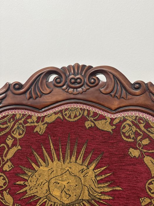 Кресло из массива