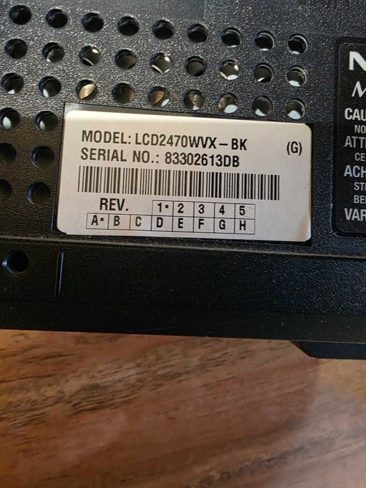 LCD монитор NEC 24"