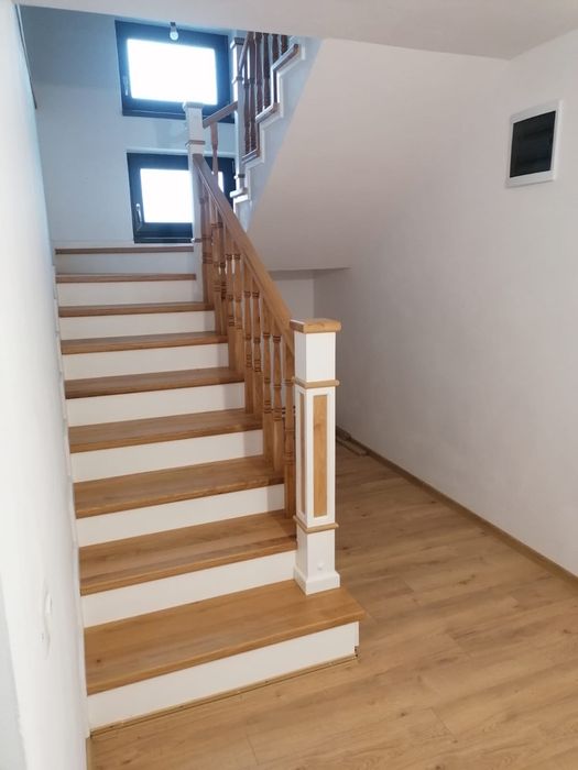 Scari din lemn masiv stejar / placare scari stejar / balustrada lemn