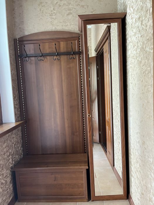 Продам прихожую.