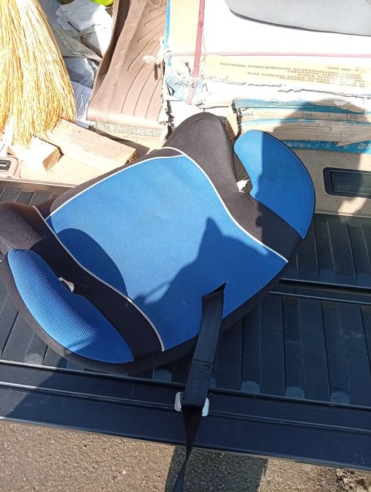 Продам детское кресло в автомобиль