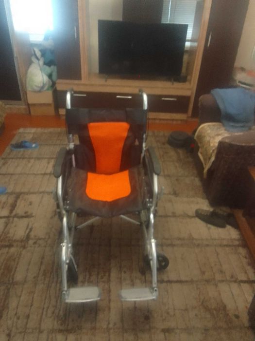 Продам инвалидную коляску