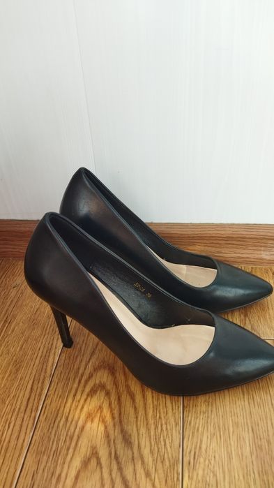 Продам вечерние туфли