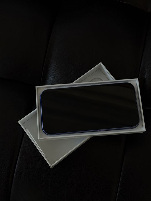 Продам IPhone 16