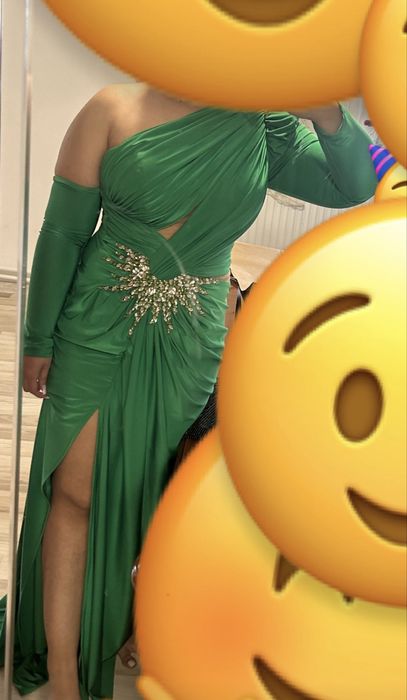 Vand rochita Moda Aliss purtata doua ore