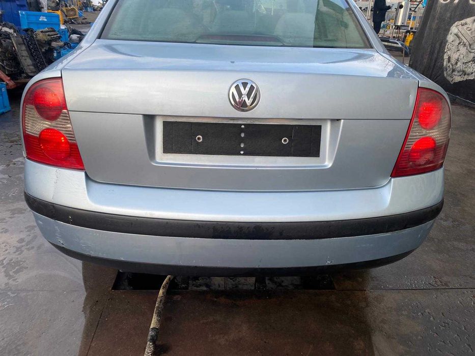 dezmembrez vw passat b5.5 cod motor AUB/ usa fata passat b5.5