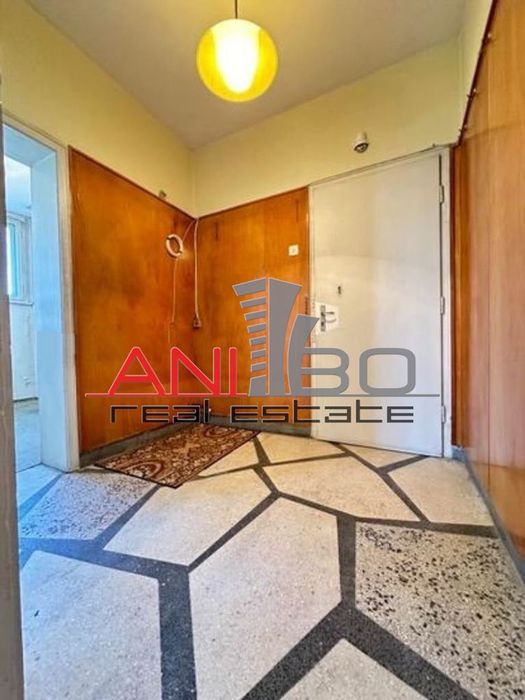 Продава се Тристаен апартамент в Варна, ВИНС - 120 кв.м за 2084 €/кв.м - Снимка #2