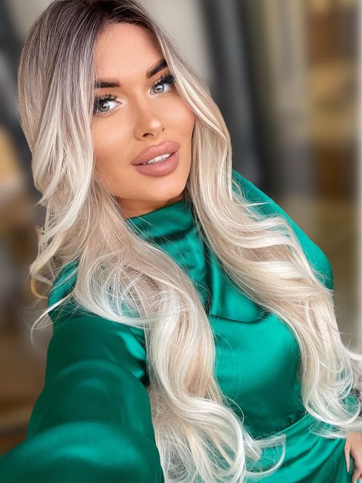 Peruca blond deschis lunga , radacina inchisa ombre