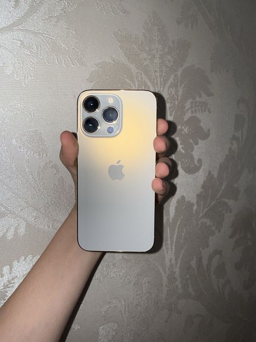 Iphone 13 pro gold