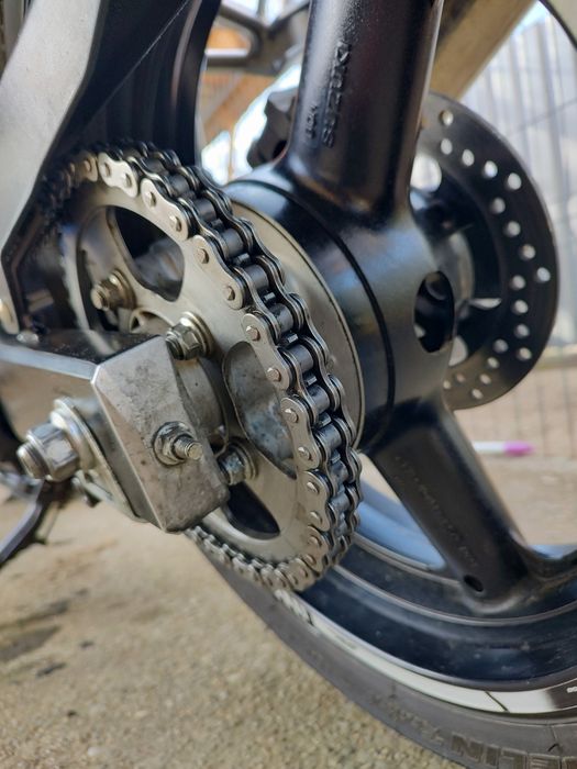 • Reparații : MOTO / ATV / SCUTERE / ETC