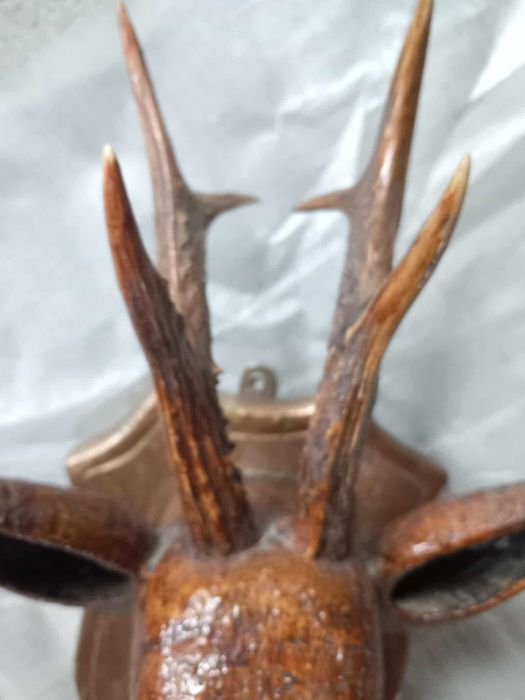 Trofee, decoratiuni decor sculptate cu coarne caprior