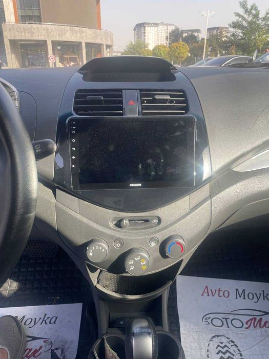 Spark avtomat 2022 mokriy asfalt