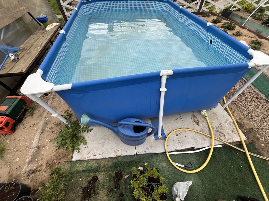 продам бассейн..