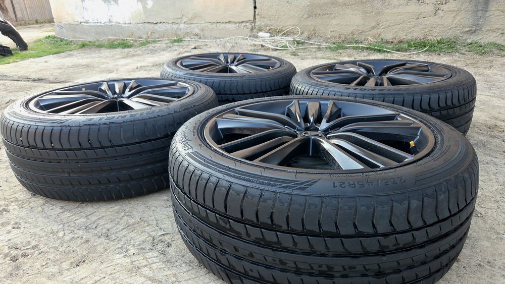 Диски R21 с летней резиной.