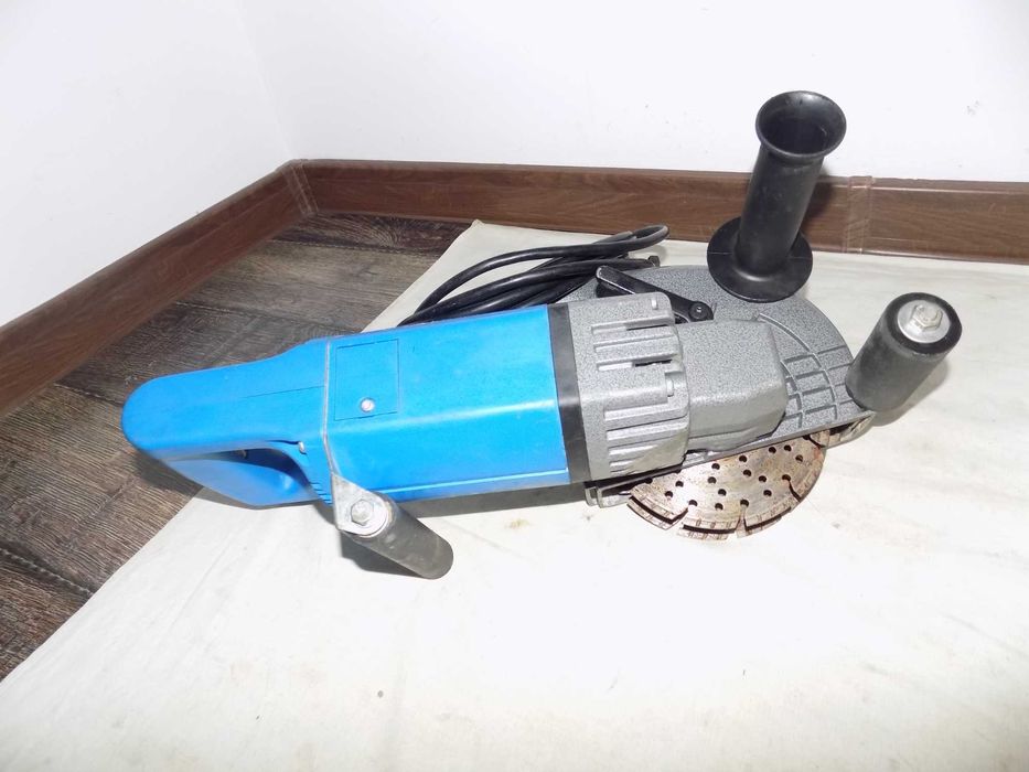 Masina slituit (canelat)  BAIER  (Germania)