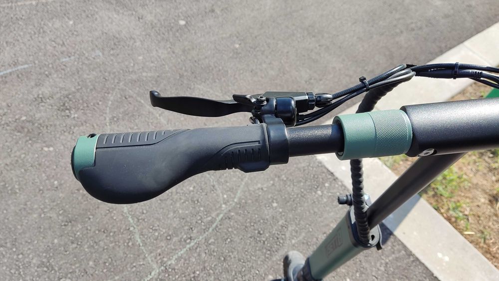 Vsett 8 48V/15.6Ah електрическа тротинетка