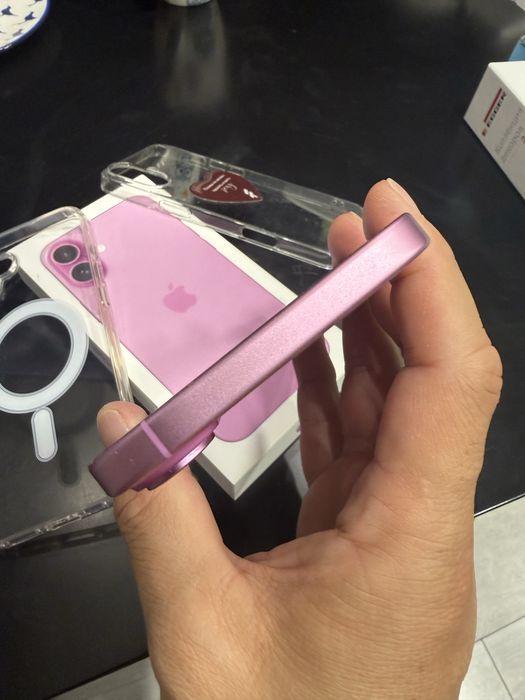 Продам Iphone 16 plus