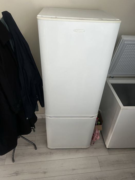 Срочно! Холодильник на запчасти