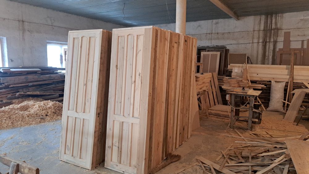 Двери деревянные  новый