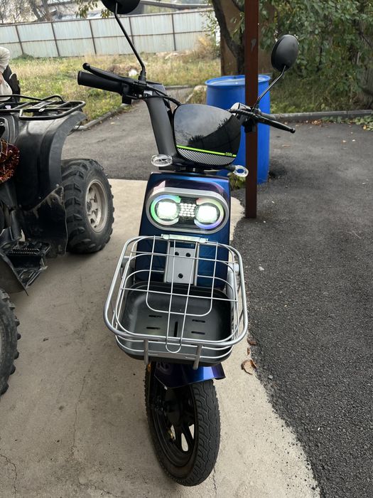 Продам электроскутер танк