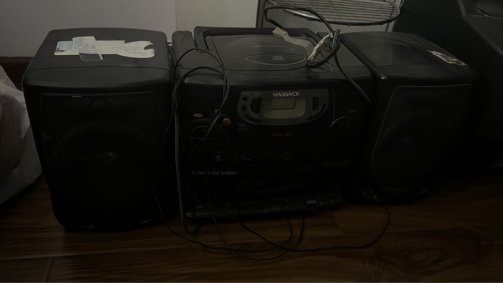 Продается телевизор, магнитофон