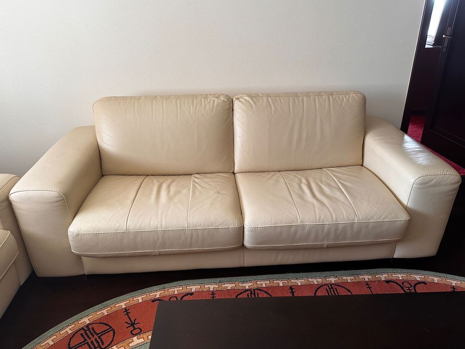 Canapele de piele crem