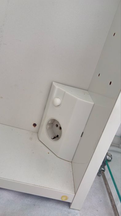 dulapior suspendat cu oglinda