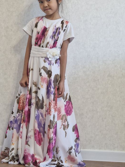 Продаю платье для девочек