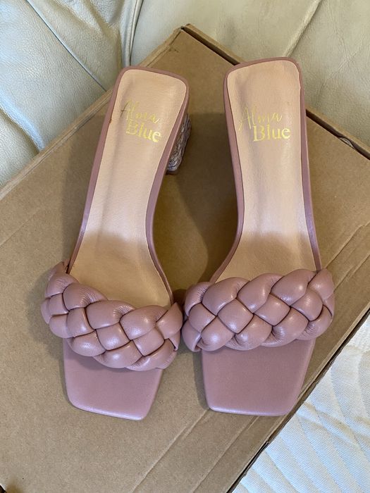 Дамски чехли широк ток