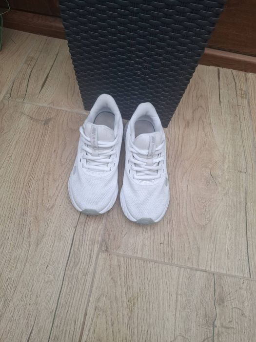 Маратонки Nike 36 номер