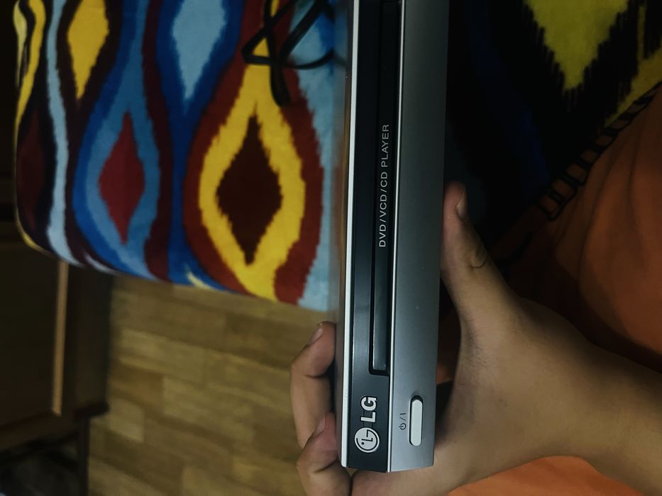 Продам двд плеер