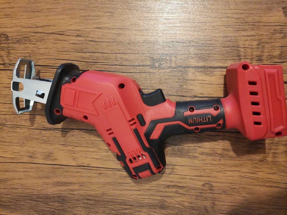 Fierăstrău electric metal, plastic, lemn pentru baterii Milwaukee