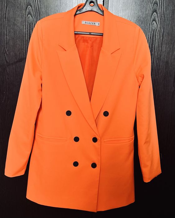 Пиджак классика оранжевый