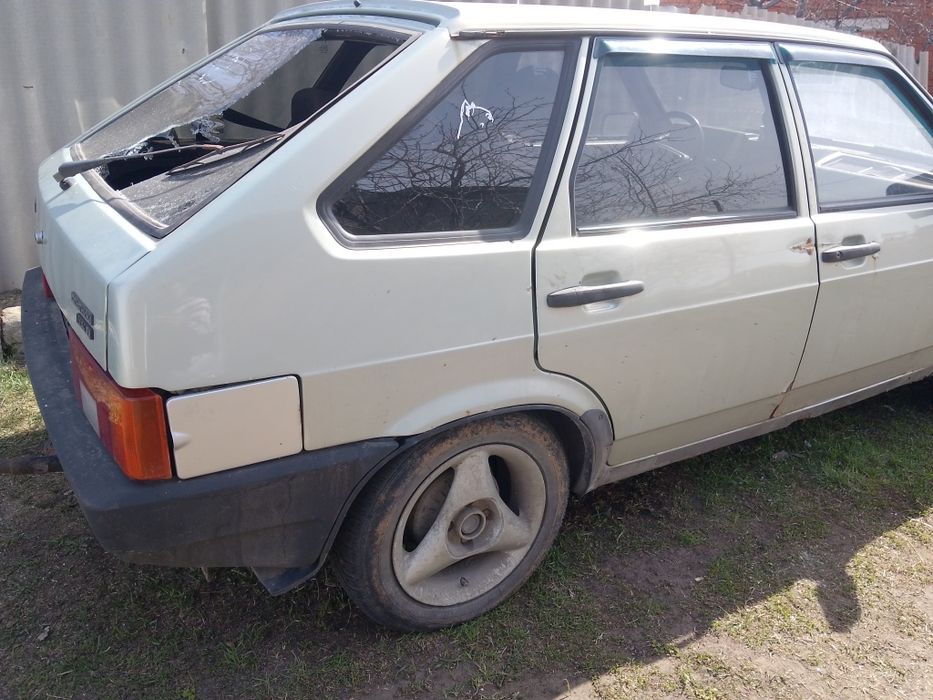 Продам 2109 по болтам