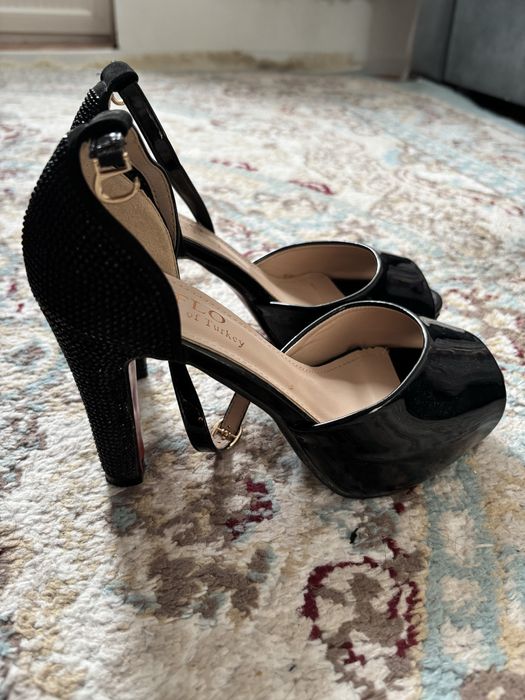 Продам Туфли размер 37