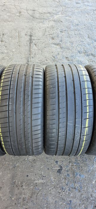 4 anvelope vara Michelin,fata 245/40/19,spate 275/35/19.Pretul este pe bucata