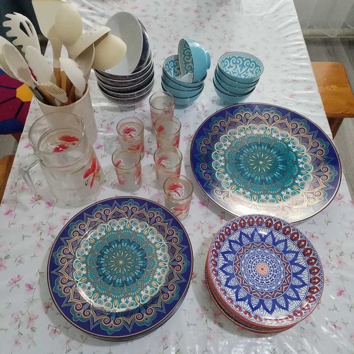 Продам посуду на 6 персон почти новый