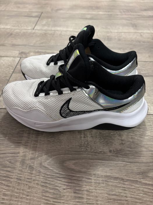 Дамски маратонки Nike