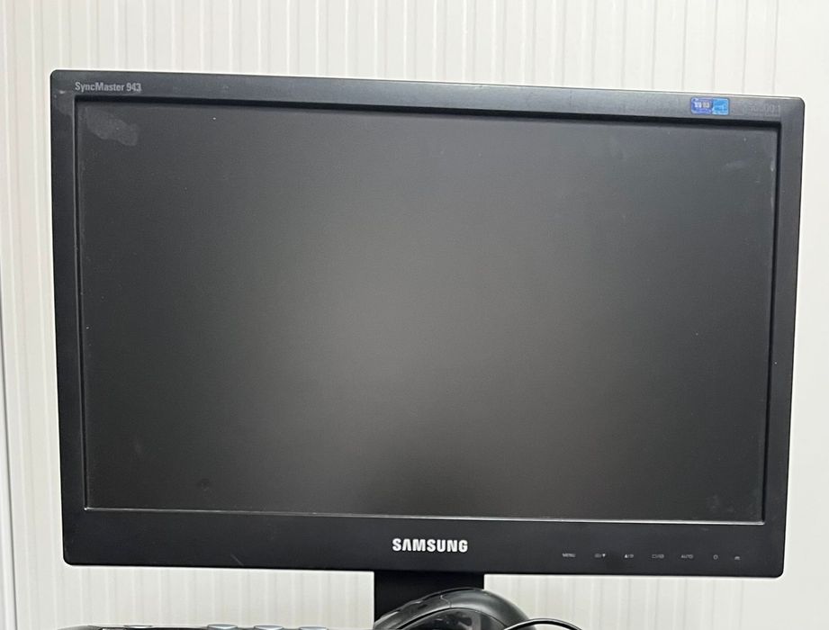 Монитор в отличном состояний