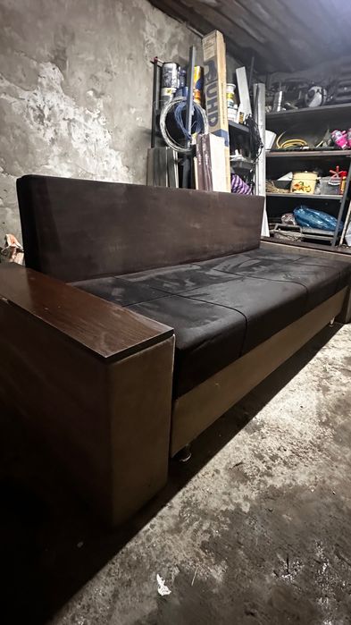 Диван для улицы коричневый