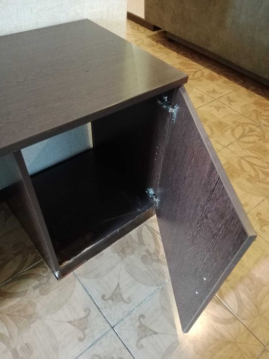 Продам стол в нормальном состоянии